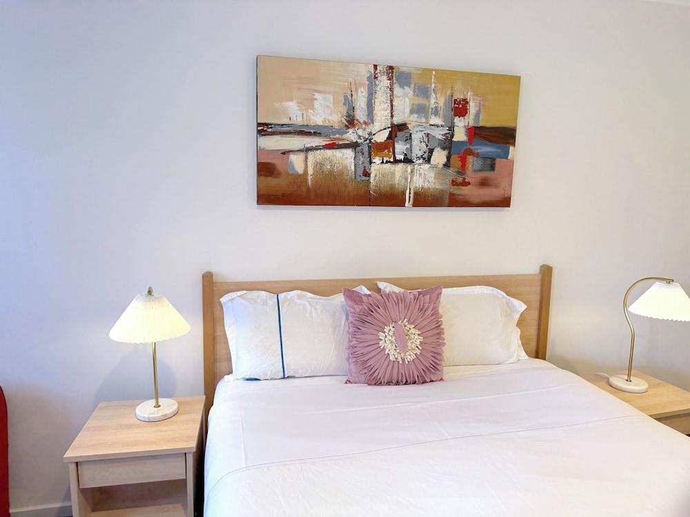 Beachcomber Motel And Apartments