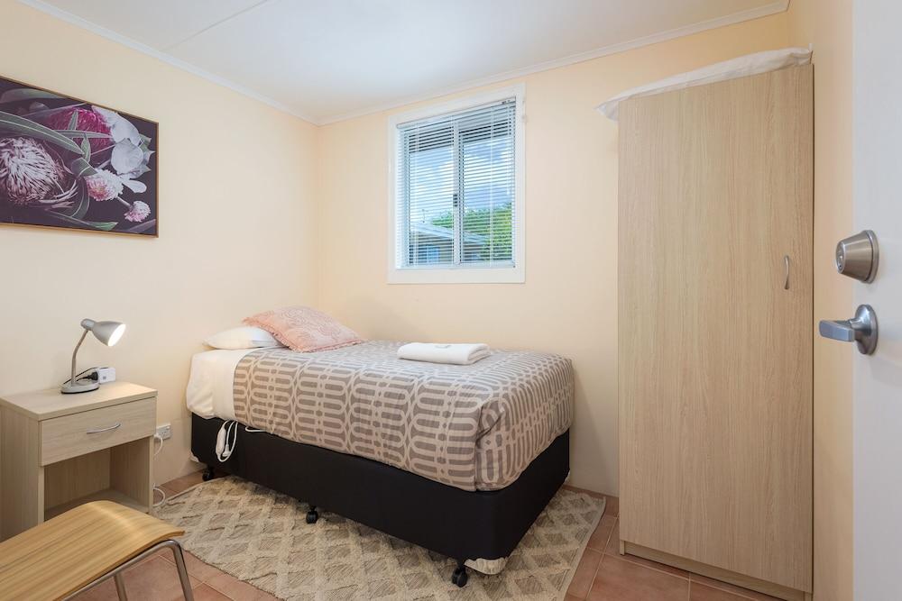 Albany Holiday Units