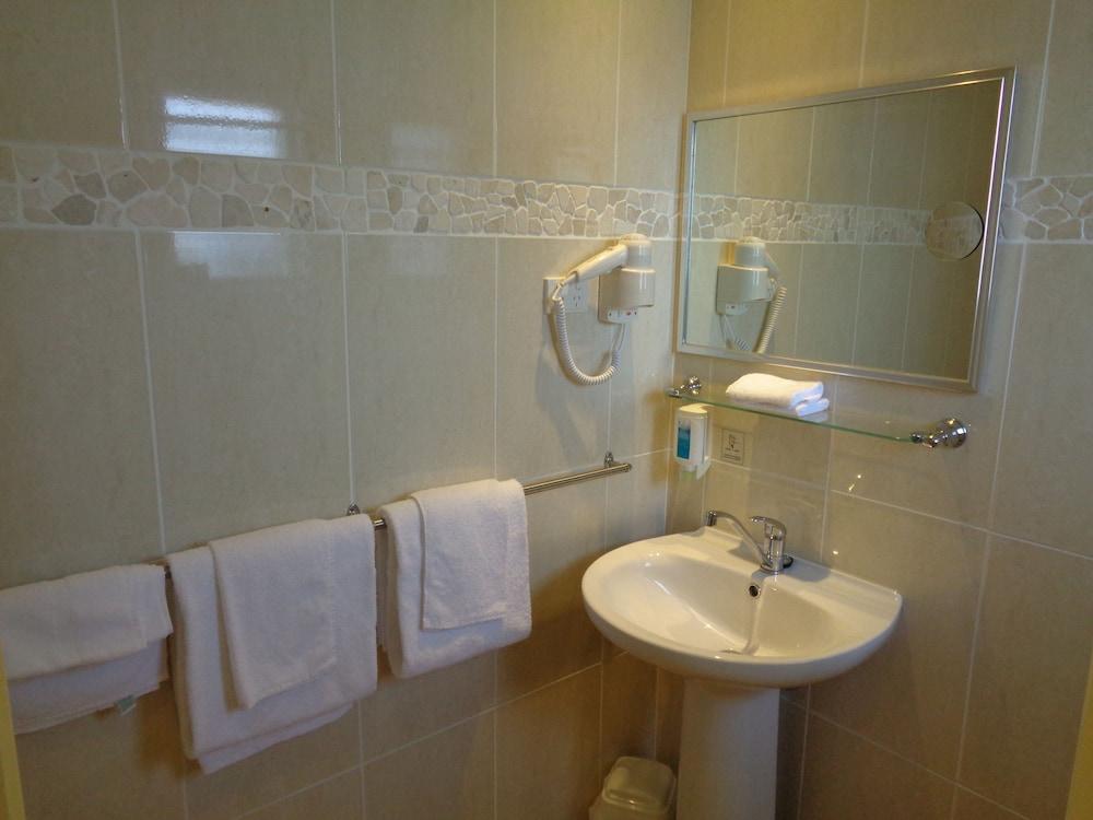 Moon River Motor Inn