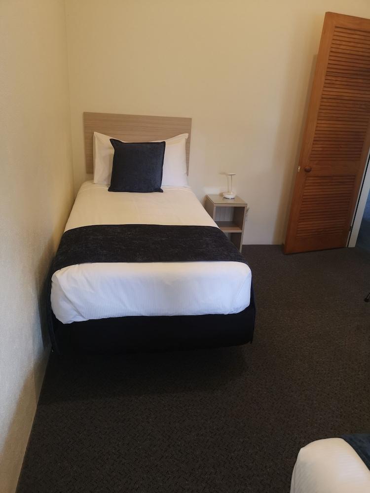 Captains Quarters Motor Inn