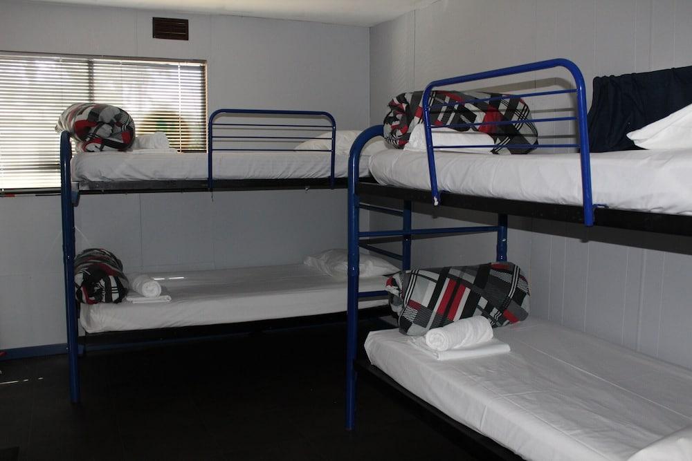 Batemans Bay Holiday Park - Hostel