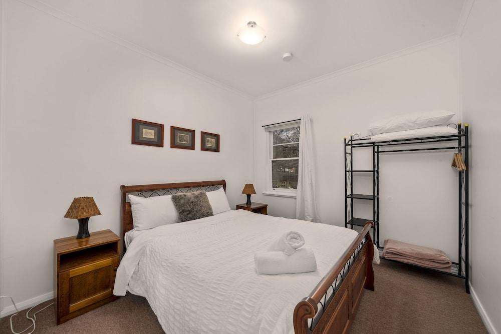 Giants Table and Cottages