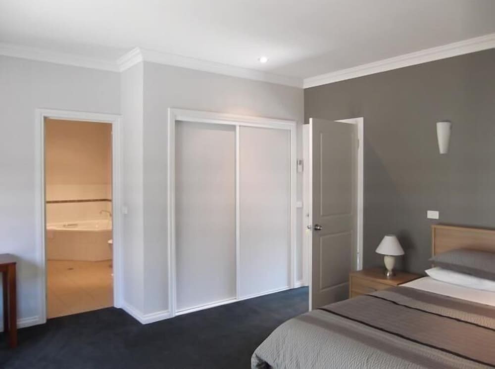 Swan Lake Guest House