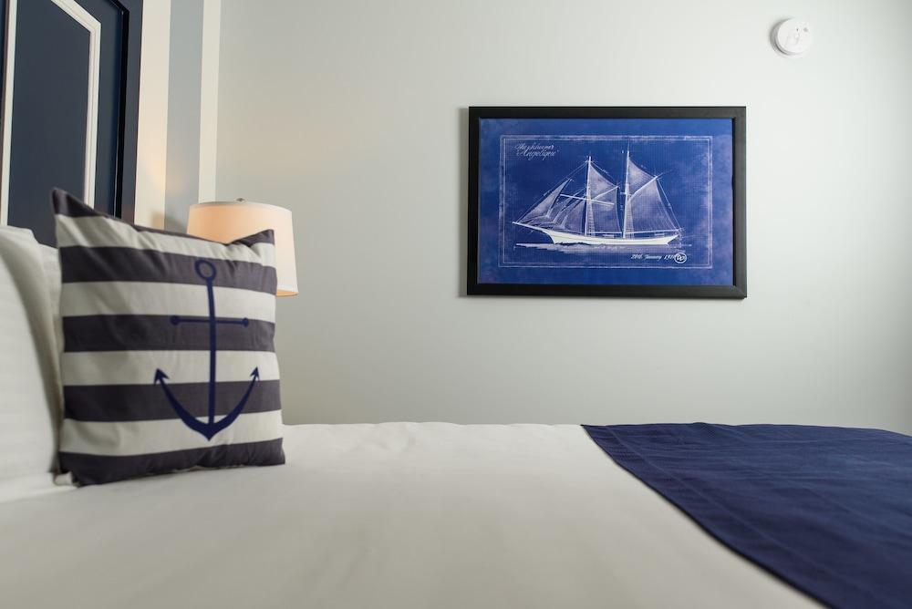 Marker 8 Hotel & Marina