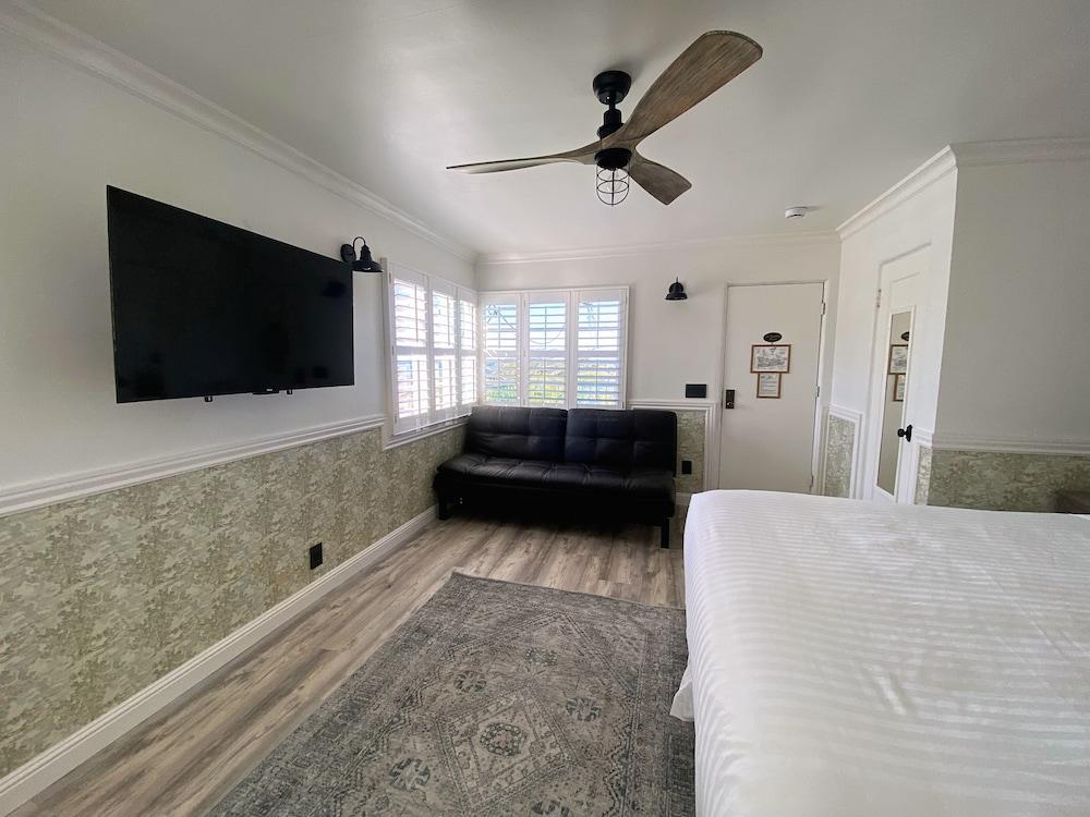 Carmel Green Lantern Inn