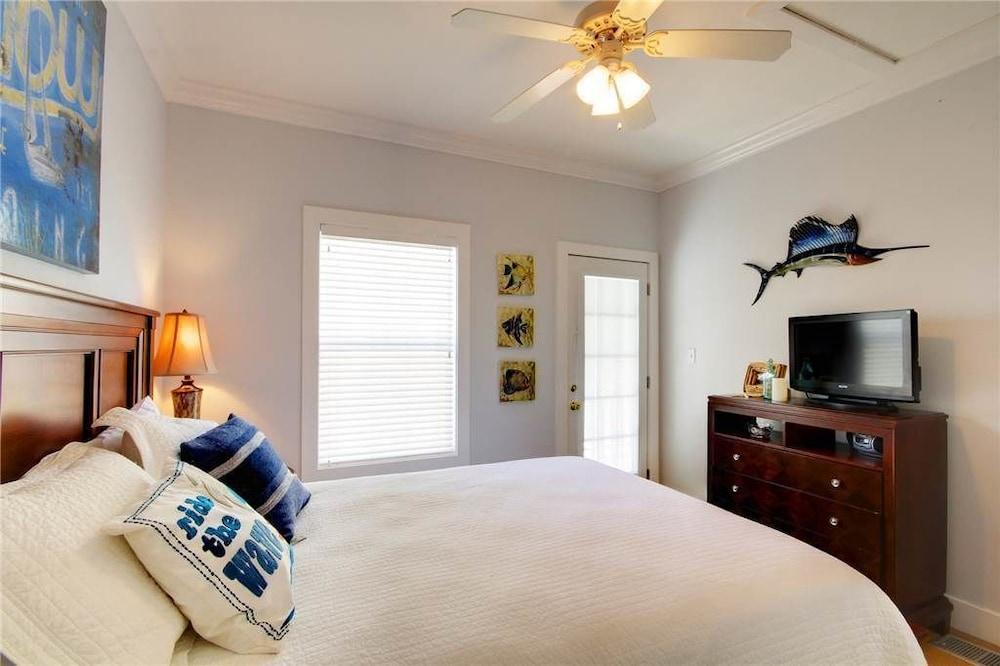 Purple Parrot Village