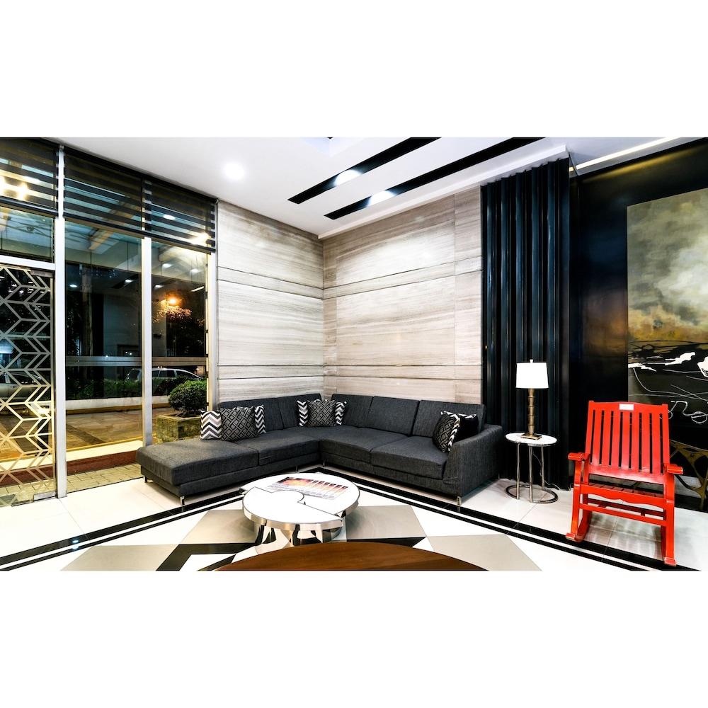 Summit Hotel Magnolia