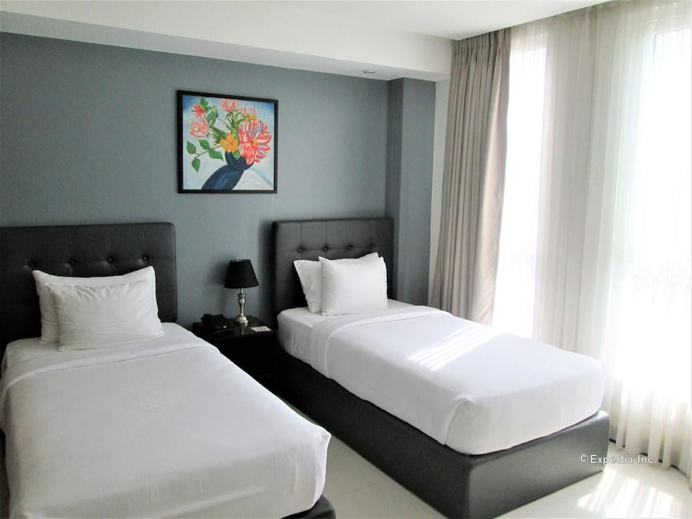 Upperhouse Hotel Formerly Pacifico Boutique by Hiverooms