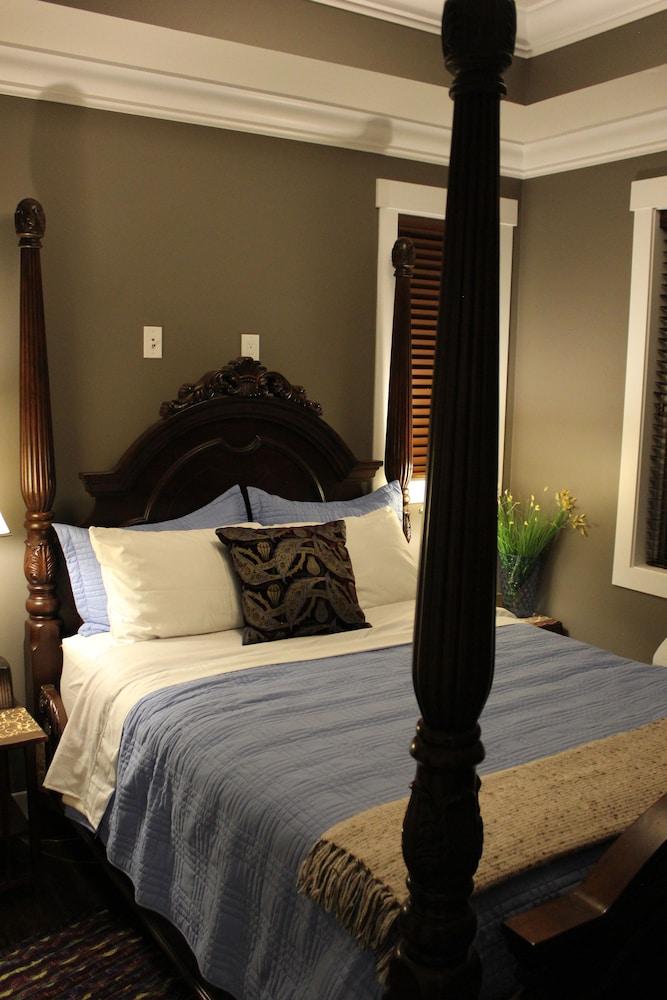 Brookside Inn Boutique Hotel