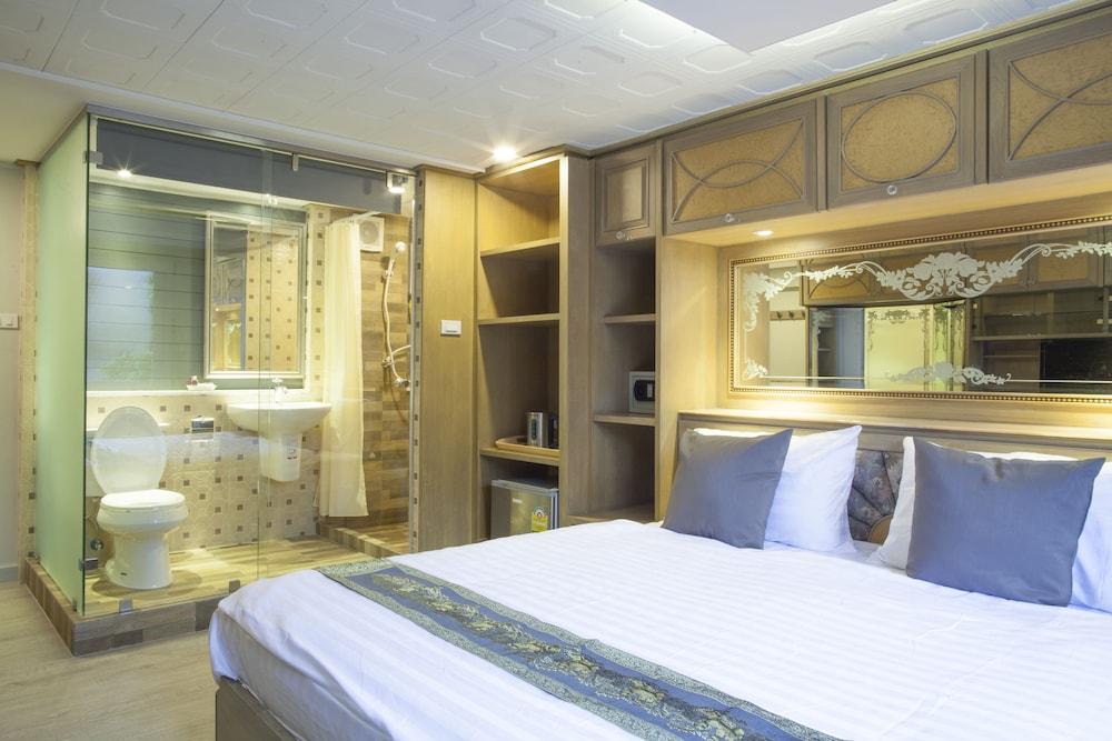 Golden Mountain Hostel