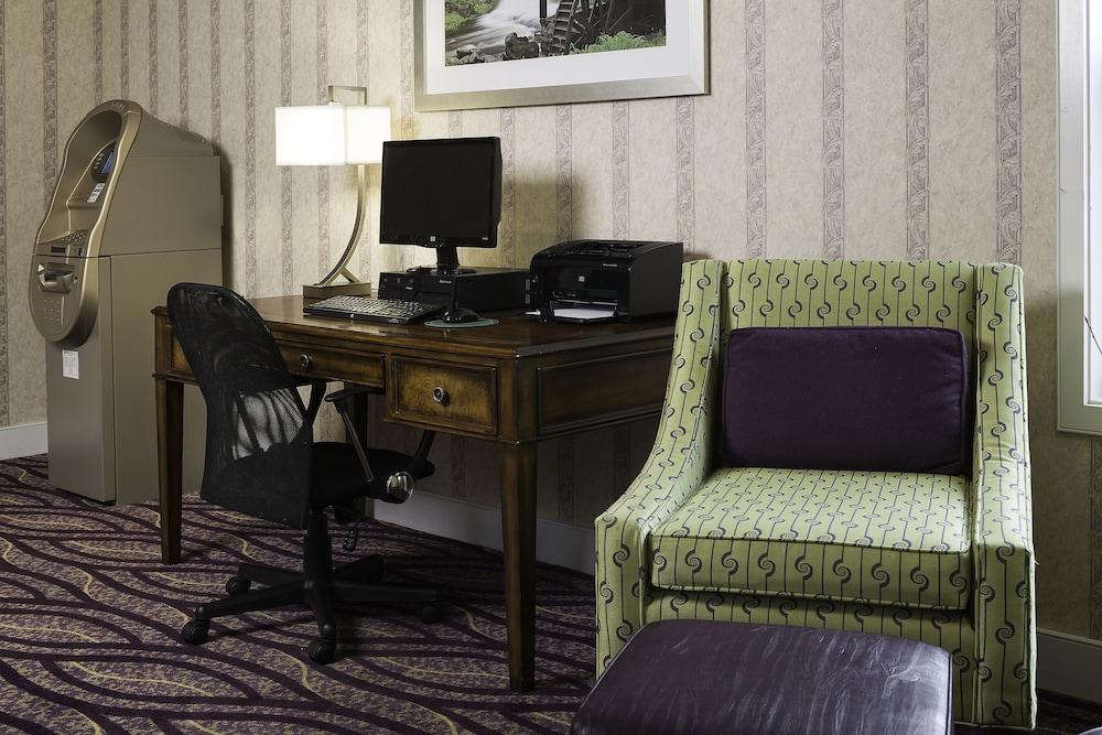 Smart Suites, an Ascend Collection Hotel