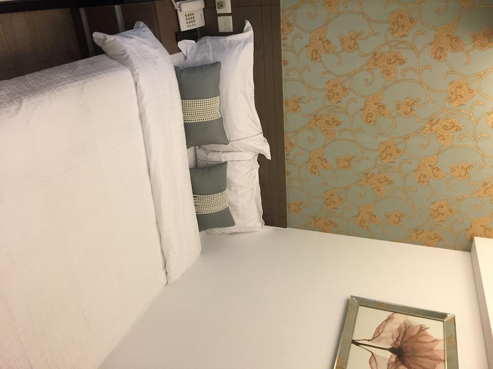 Seasons Hotel - Causeway Bay