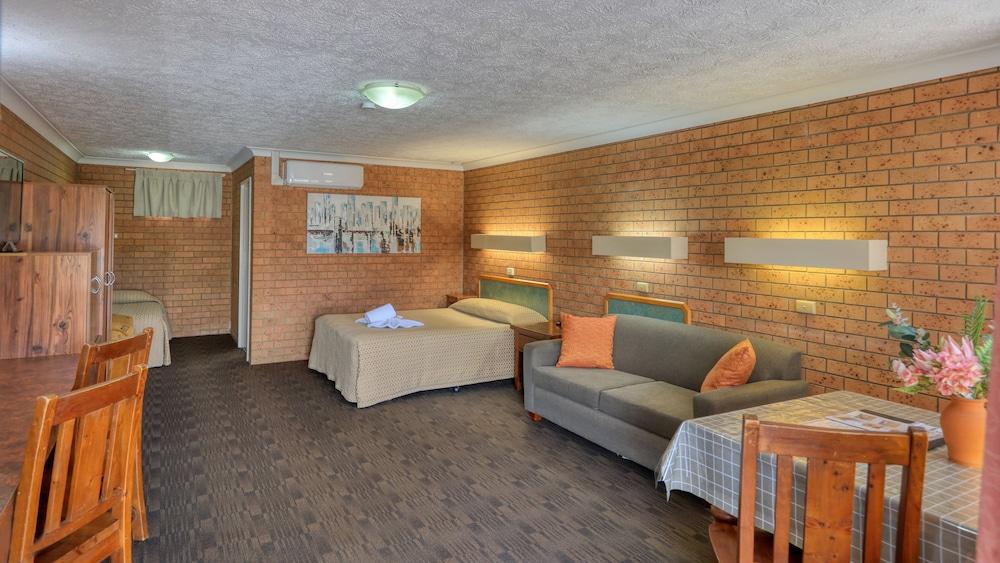 James Street Motor Inn