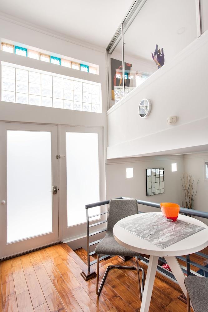 Beverly Hills Modern Guesthouse