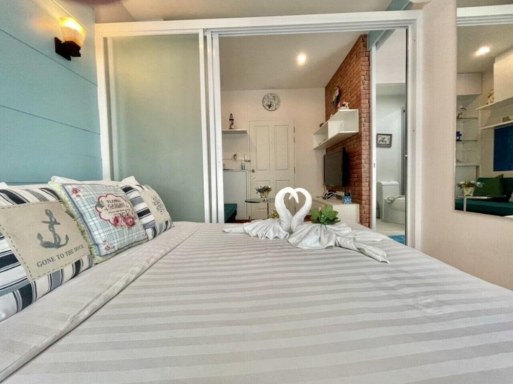 The Trust Huahin Condo Pool View by Dome