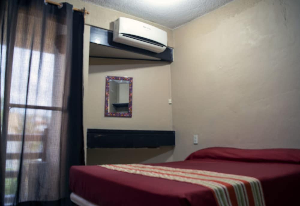 Isabel Suites Zihuatanejo