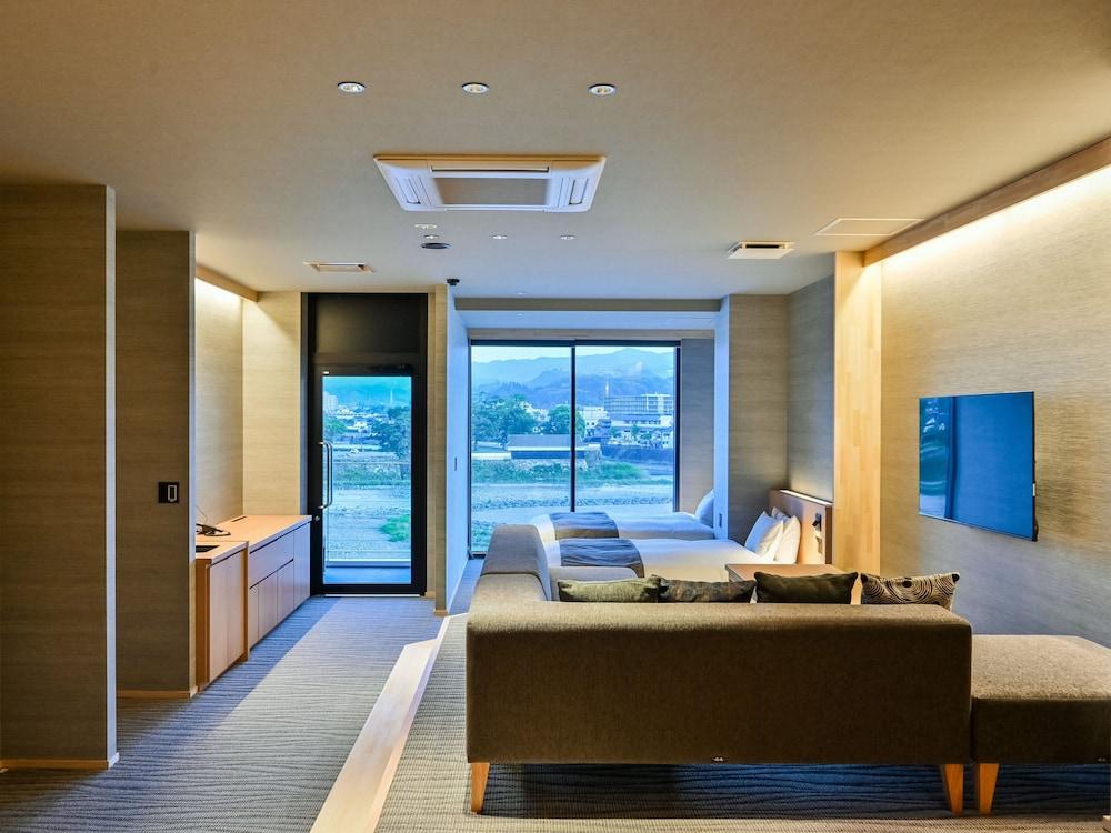 Hitoyoshi Onsen Nabeya