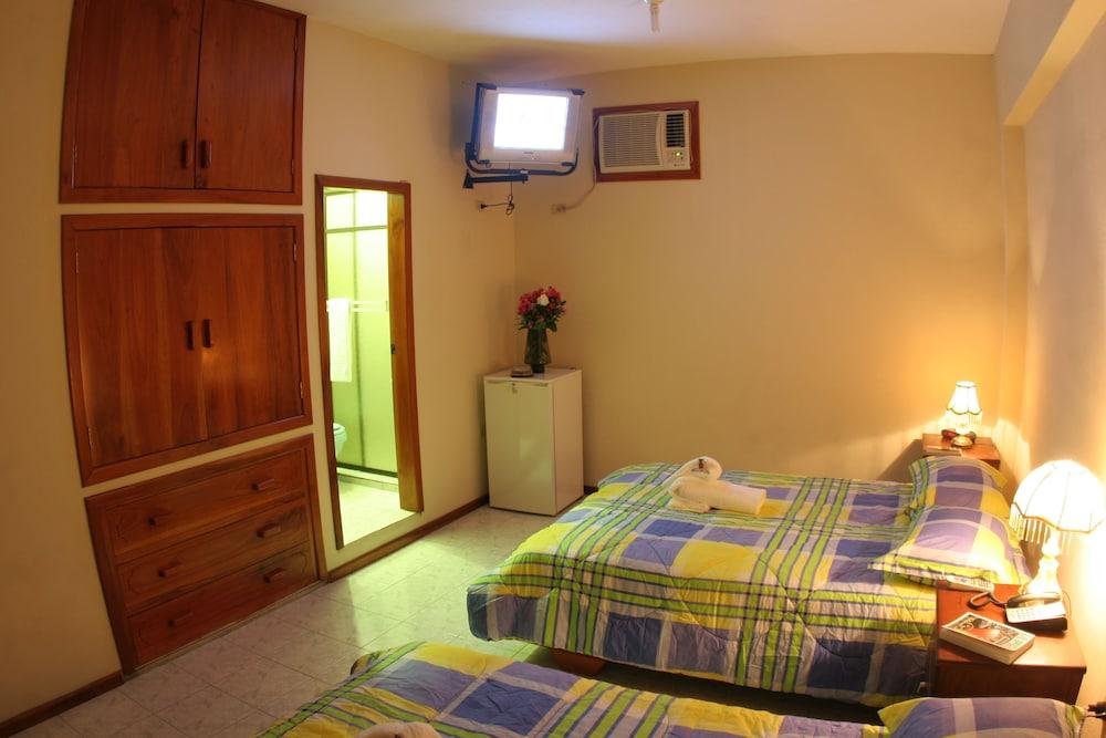 HOTEL PELICAN BAY INN