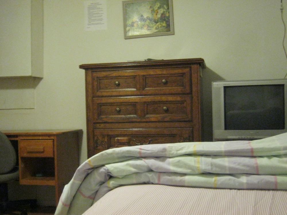 Kelowna Okanagan Lake Hostel