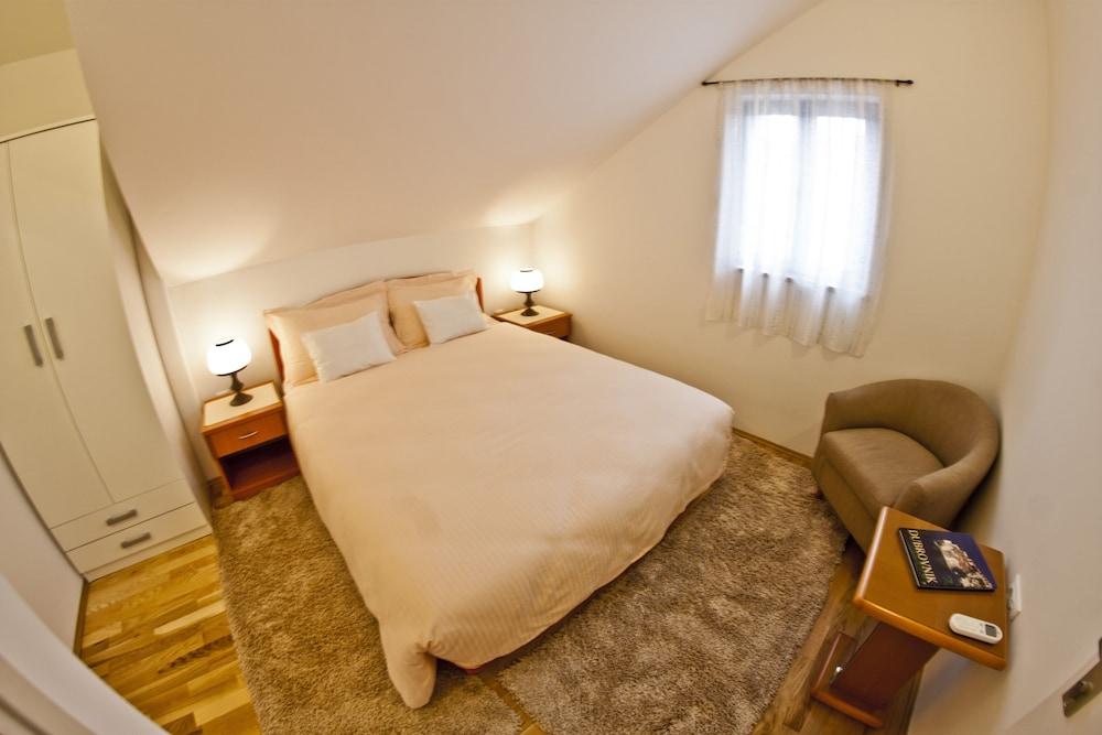 Green Park Apartments