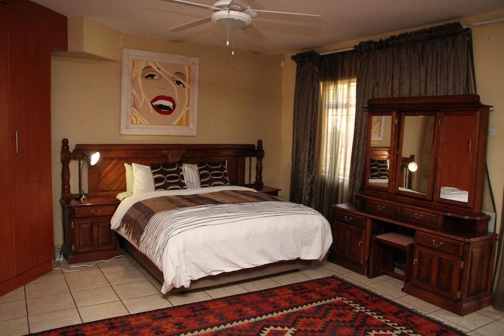 Sunset Ridge Guesthouse