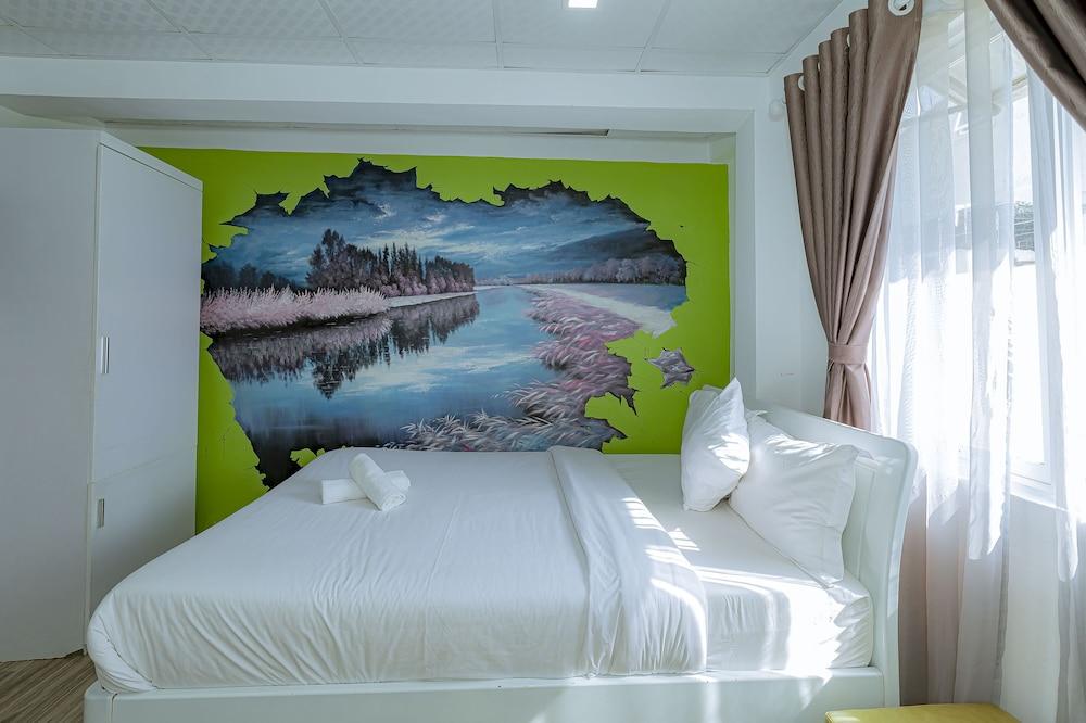 Ken's Backpackers Hotel