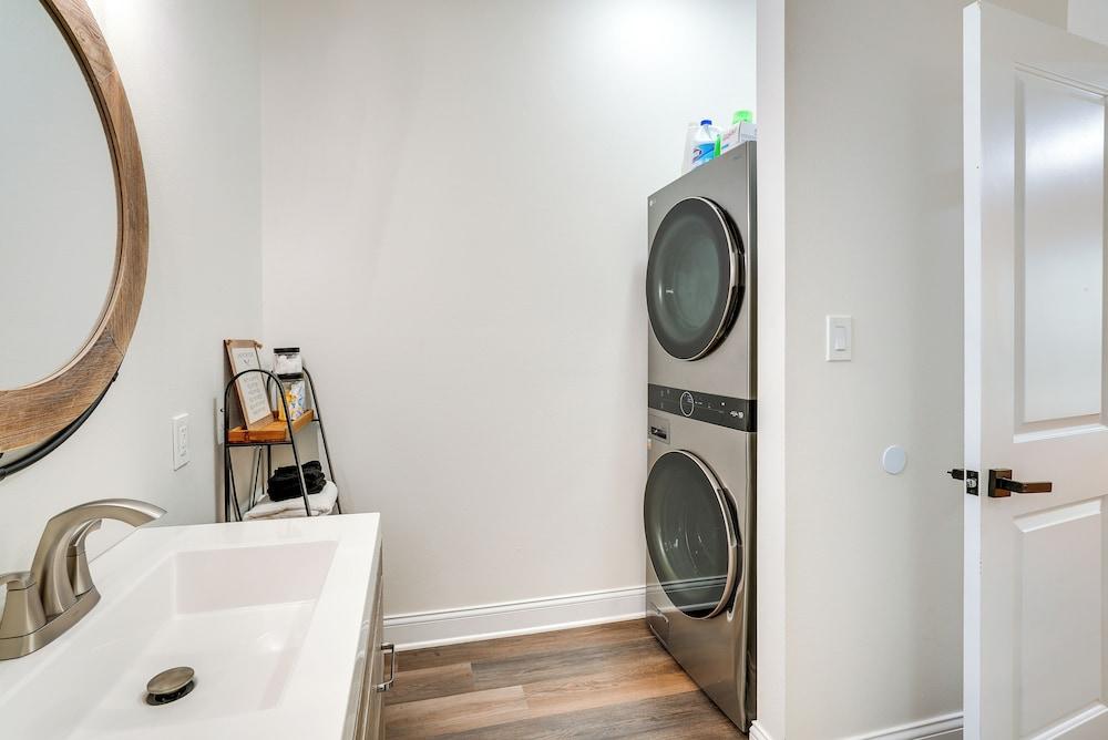 Lakefront Texas Abode w/ Kayaks, Fire Pit & Patio!