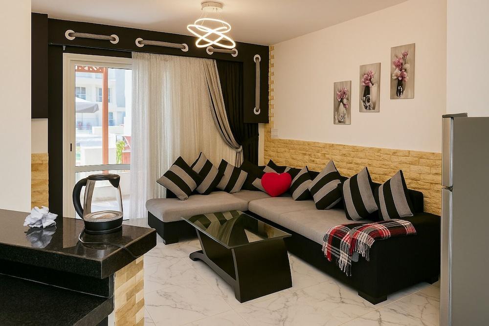 Relax in a Cozy and Private Beachside Chalet