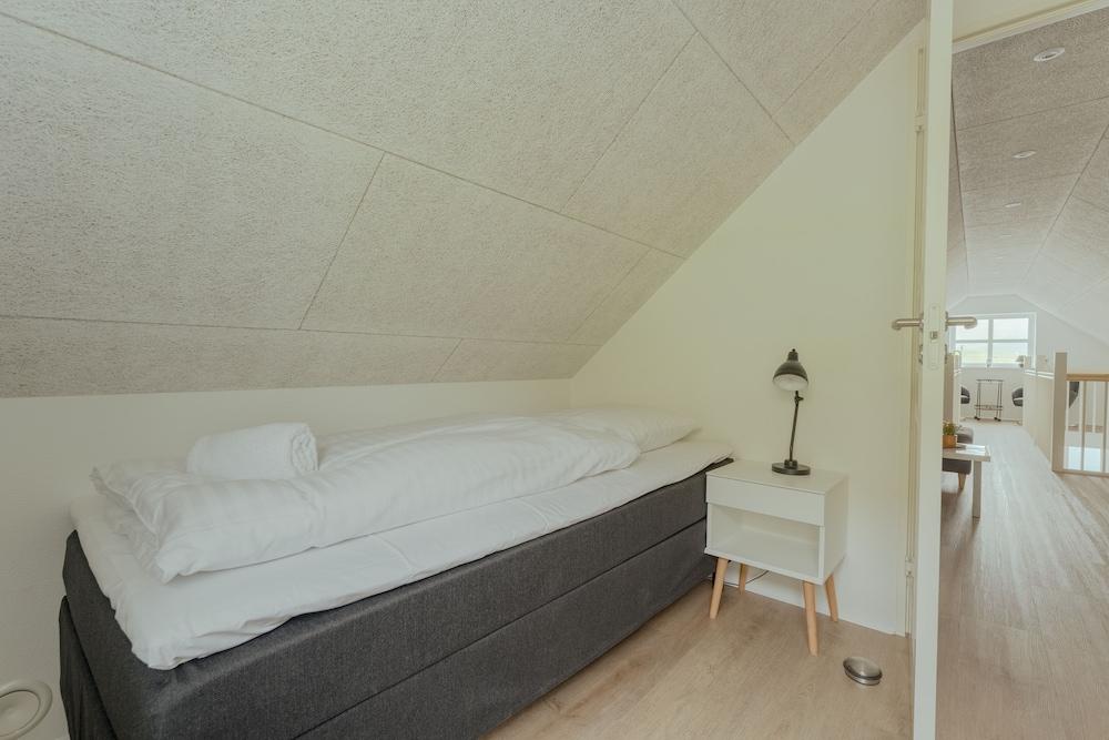 Dahlastova | Stunning Boathouse | Bay View | 3Br