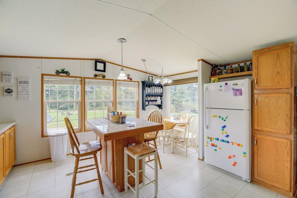 Creekfront Max Meadows Mobile Home With Deck!