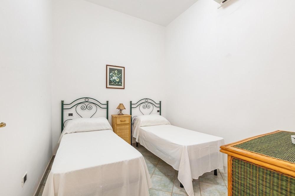 3388 Scali di Leuca by Barbarhouse