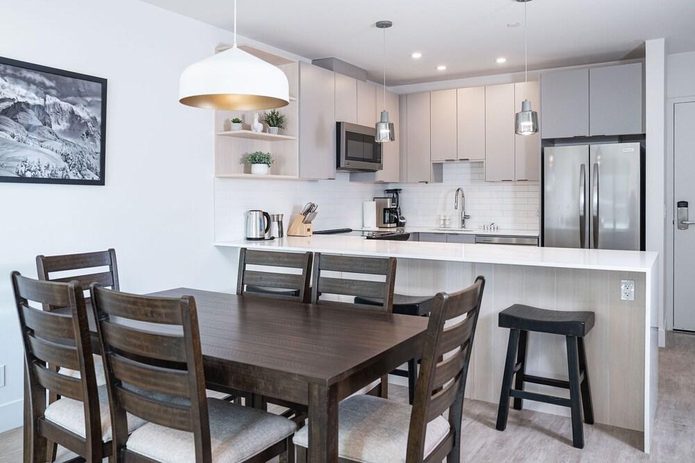 The Grizzly Basin by Revelstoke Vacation