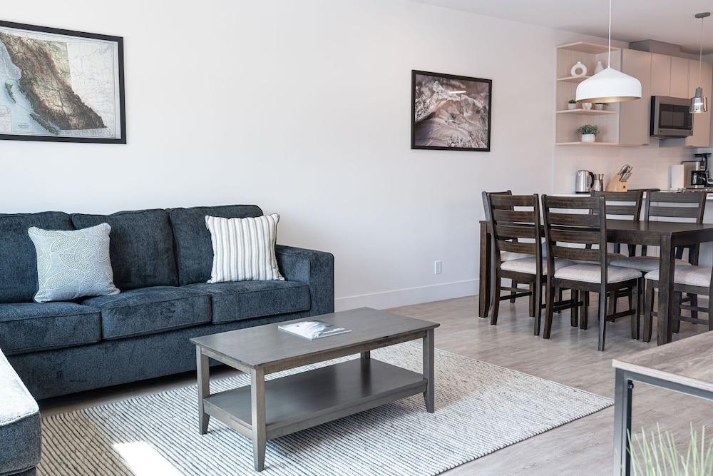 The Grizzly Basin by Revelstoke Vacation