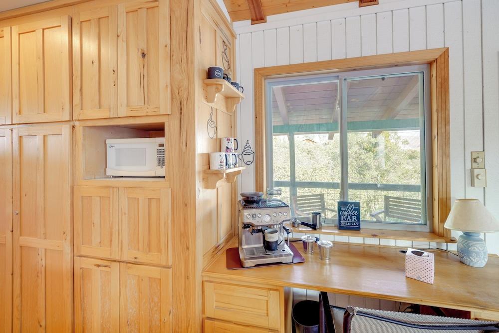 Scenic Kernville Getaway w/ Deck & Mountain Views!