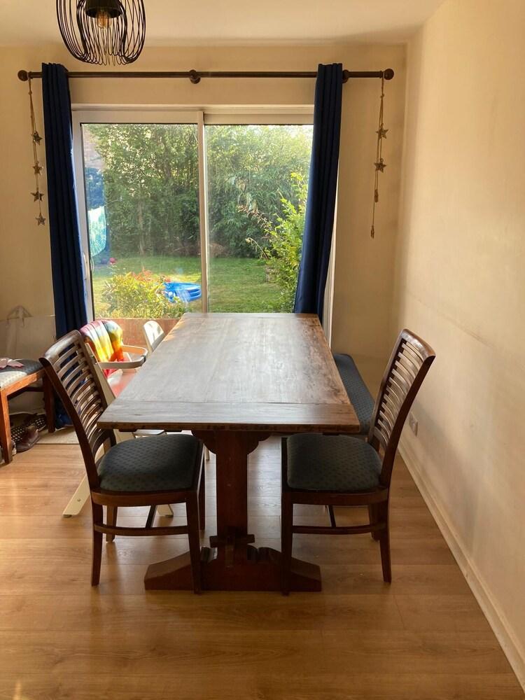 Stunning 3 -bed Semi Detached House in Cambridge