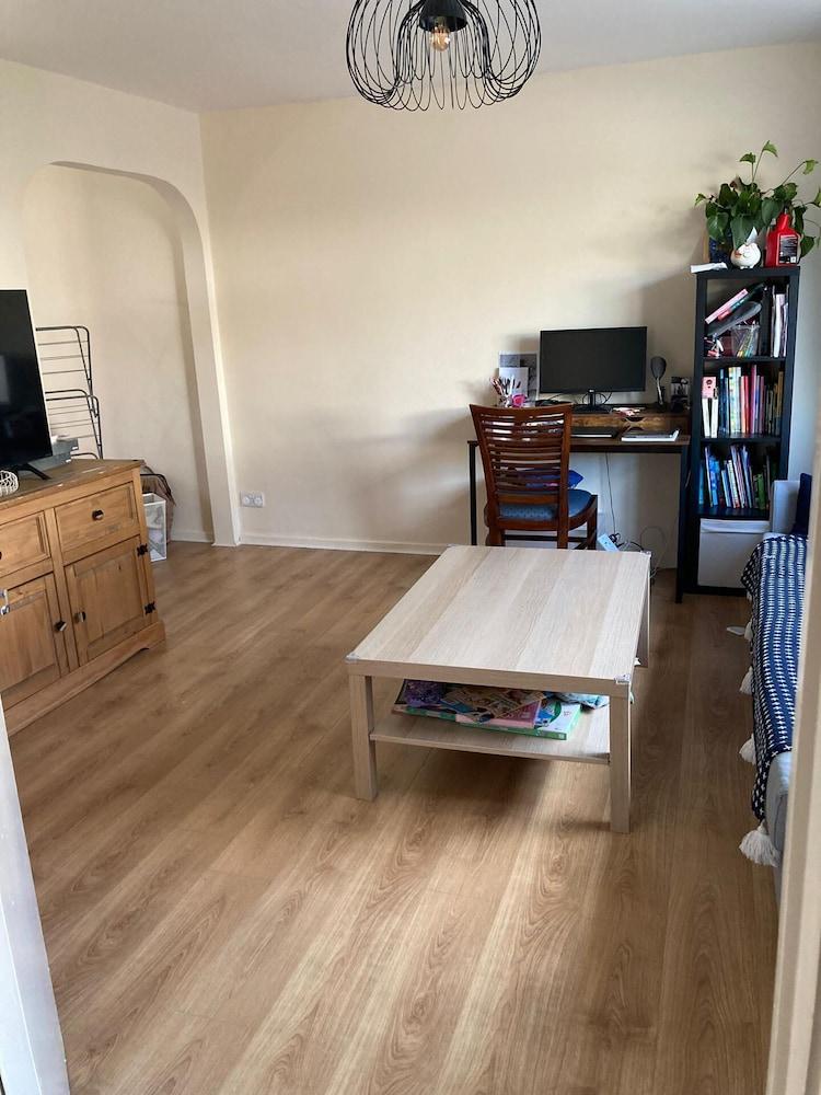 Stunning 3 -bed Semi Detached House in Cambridge