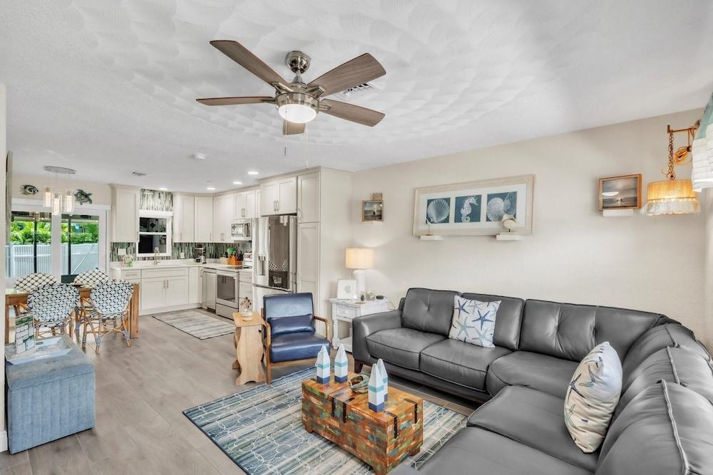 Seaduction Ami A 2 Bedroom Condo by RedAwning