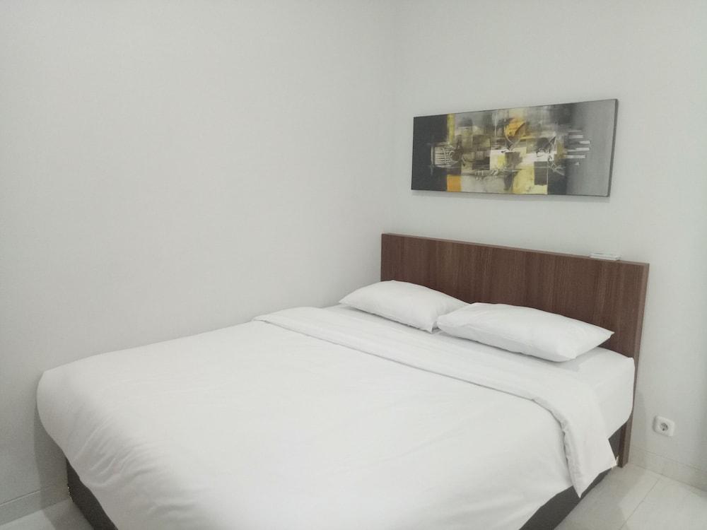 Omah Bondi Family Homestay by FH Stay