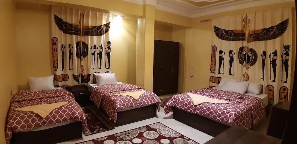 Bella Casa pyramids inn