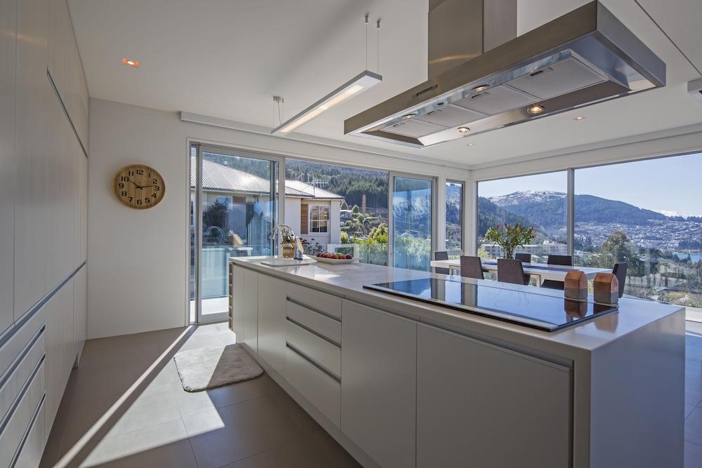 The Views and Spa by Staysouth