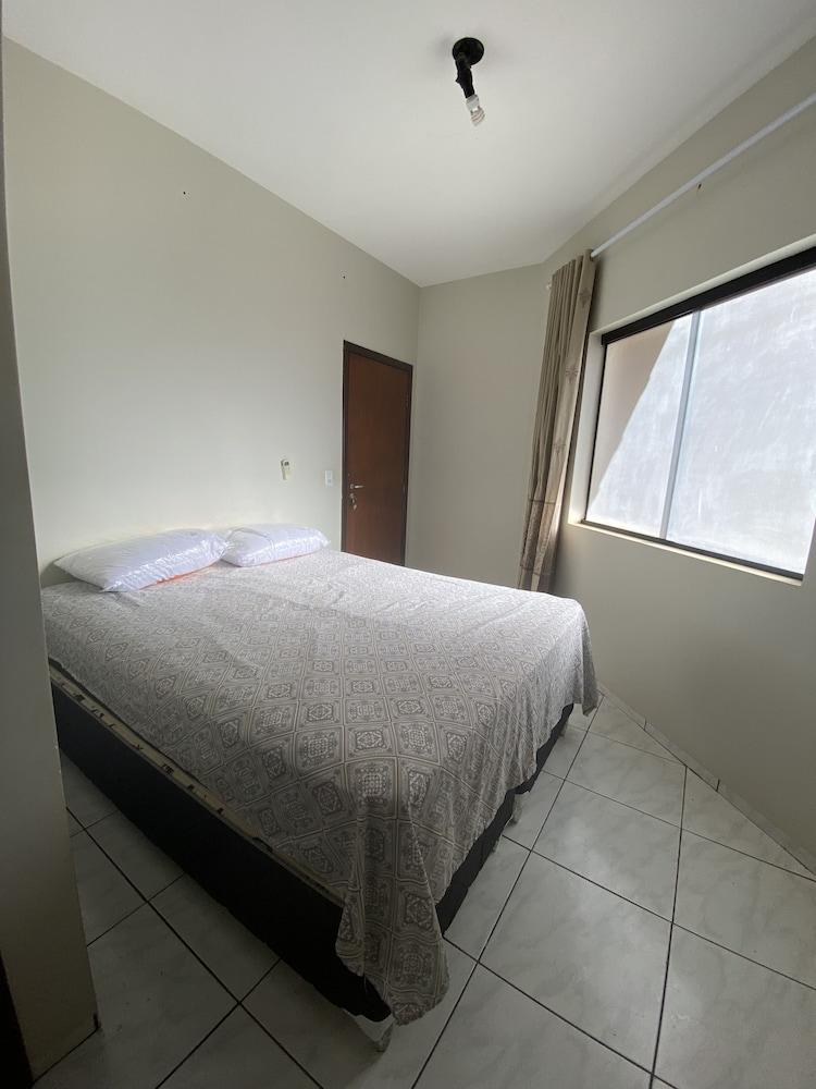 Sobrado - Px JK 5 quartos e 3 suites