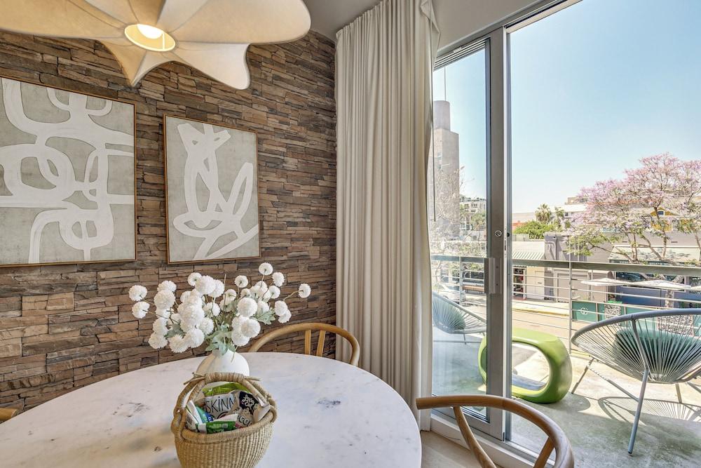 Rooftop w/ Views: Modern Little Italy Townhome