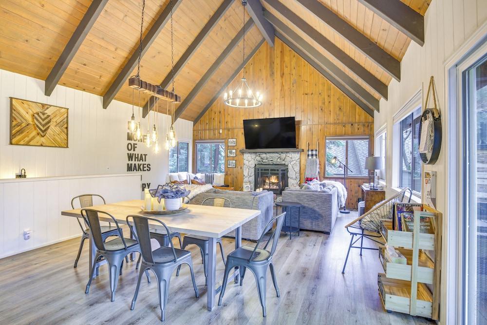 Cozy & Chic Lake Arrowhead Cabin w/ Deck!