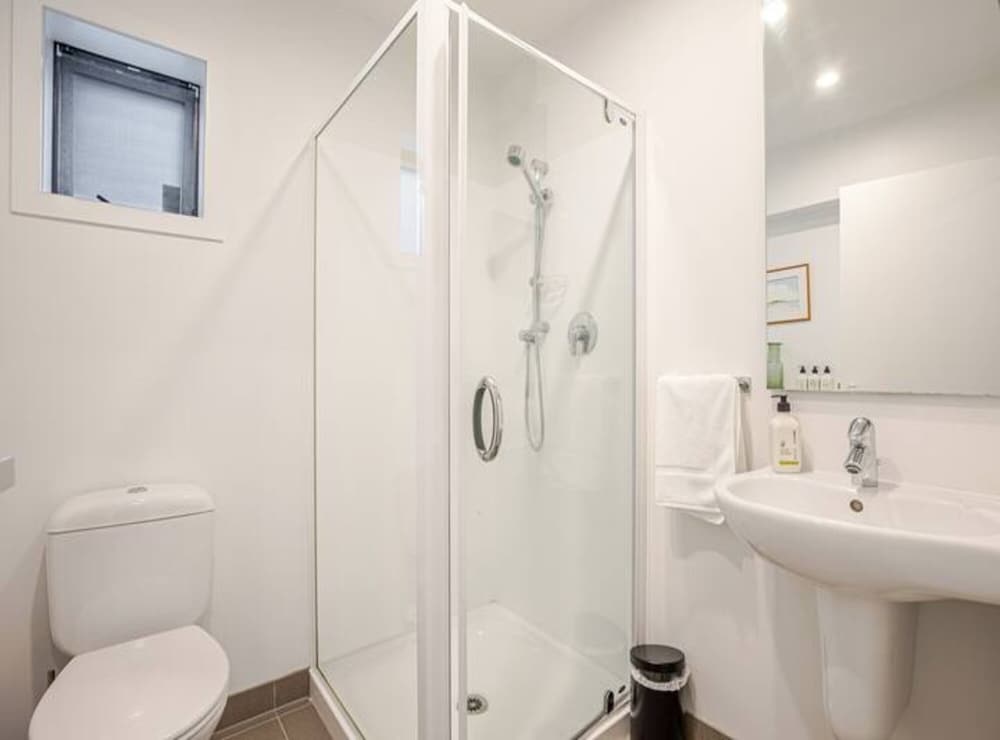 Stylish And Serene Living In Kohimarama