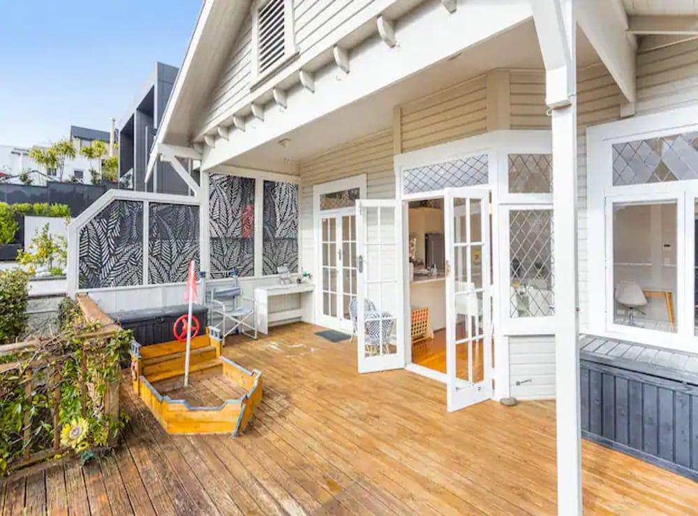 Parnell Home With Stunning Views