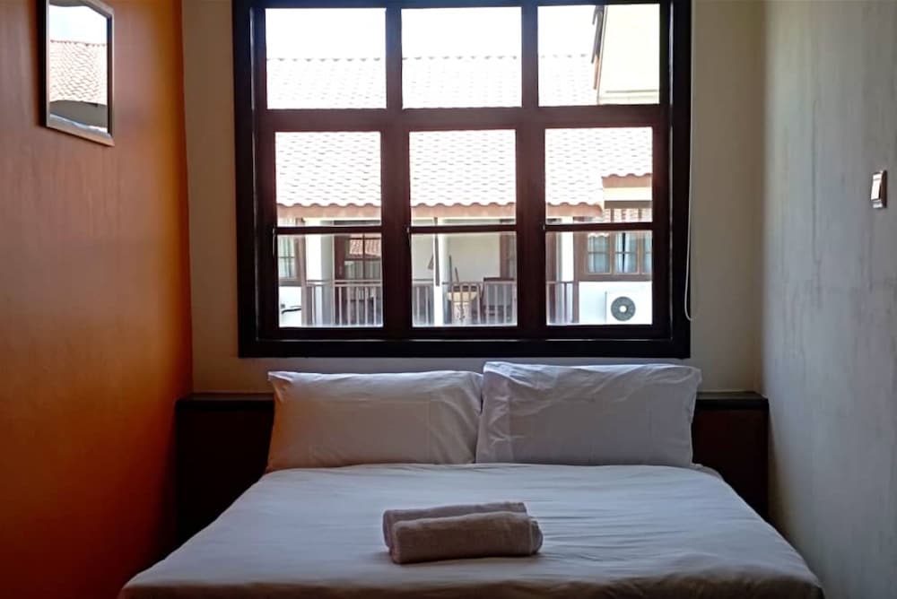 Alpine LXPD Premium Water Chalet