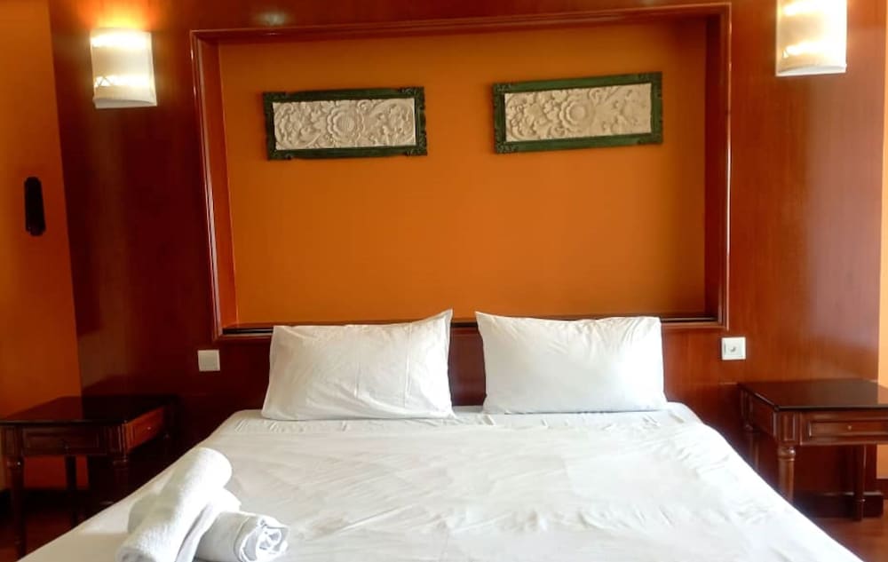 Alpine LXPD Premium Water Chalet