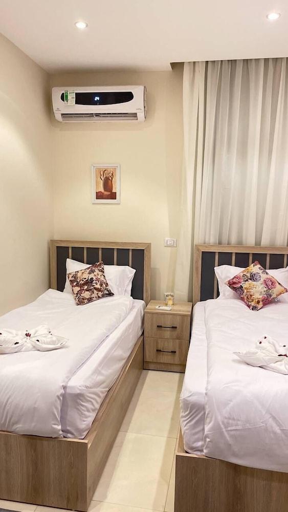 LOCANDA Pyramids Hotel