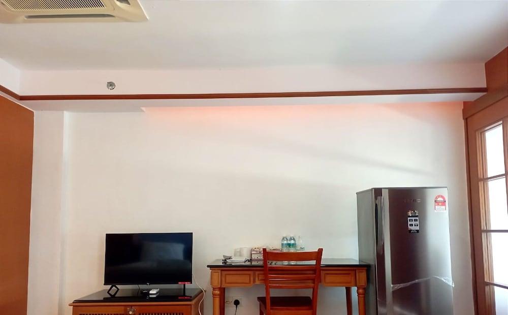 Alpine LXPD Premium Tower Room