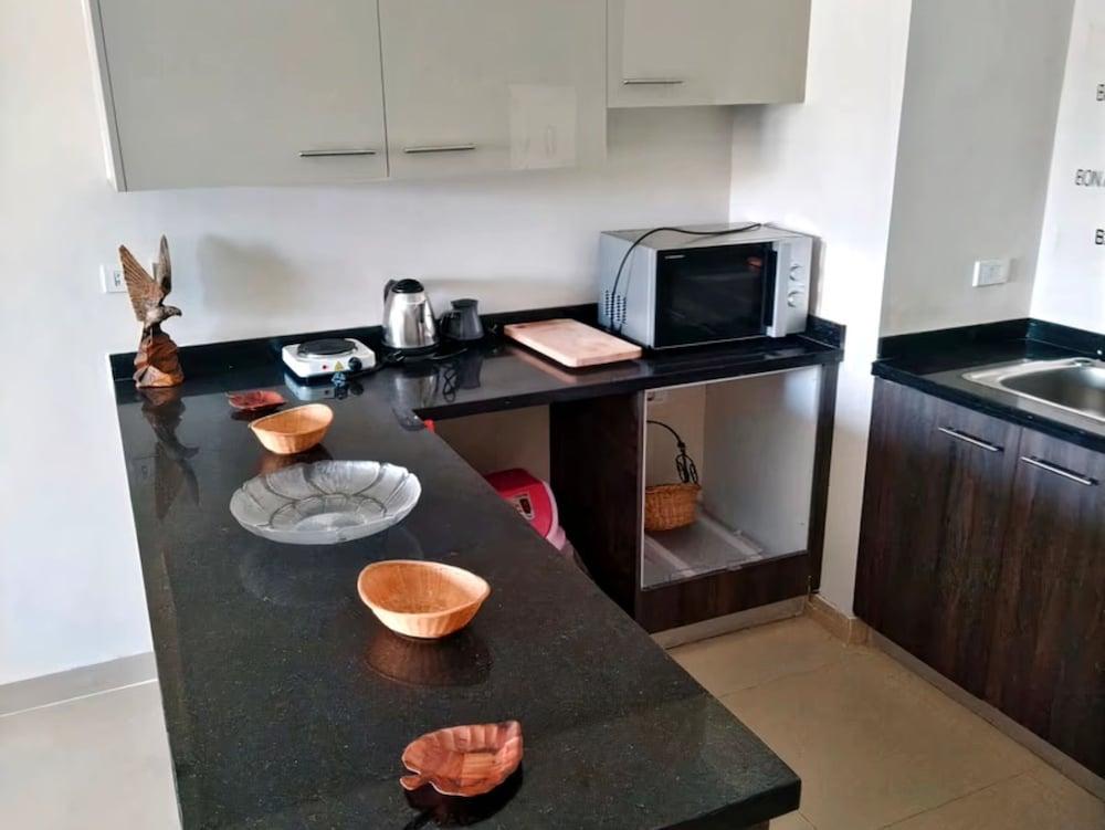 Salty Sea Life - 2 Bedroom Wide Pool View at Azha